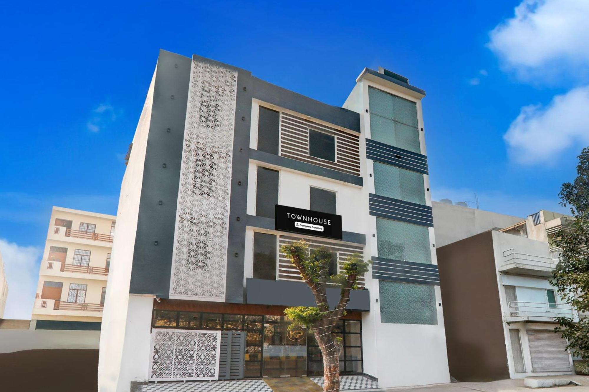 Super Townhouse Shaheed Path Near Ambedkar University Formerly Kings Paradise Bijnaur Buitenkant foto